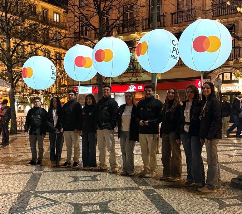 Equipa numa ativação de marca